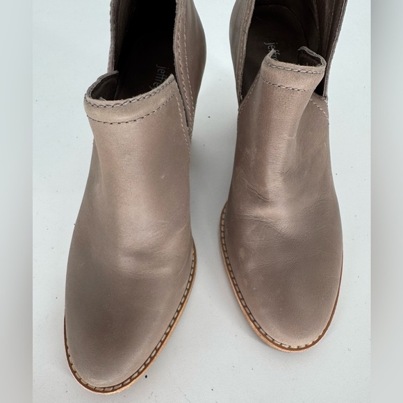 Jeffrey Campbell Rosalee WOMEN Bootie in Taupe - Picture 6 of 10